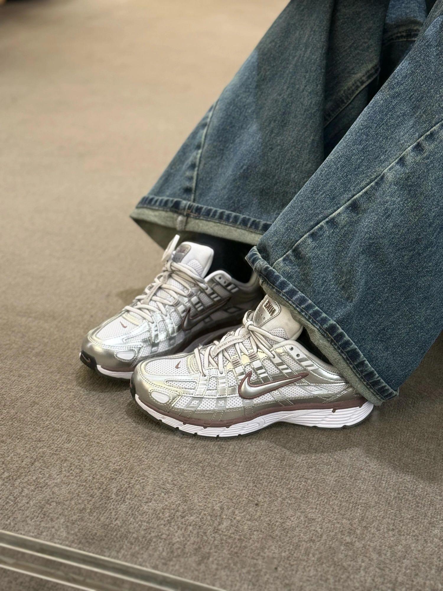 快来看👀韩系画报女主的本命跑鞋找到了!